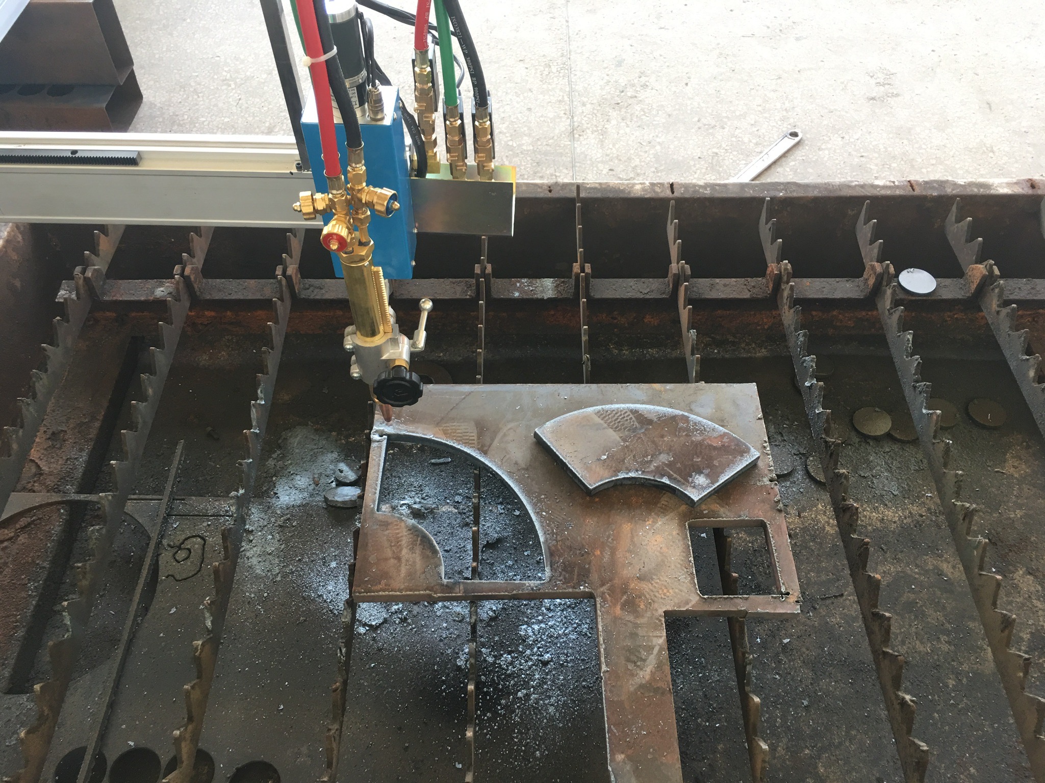 Portable Cutting Machine for Flame And Plasma Cutting with LGK-120HD Cutting Source