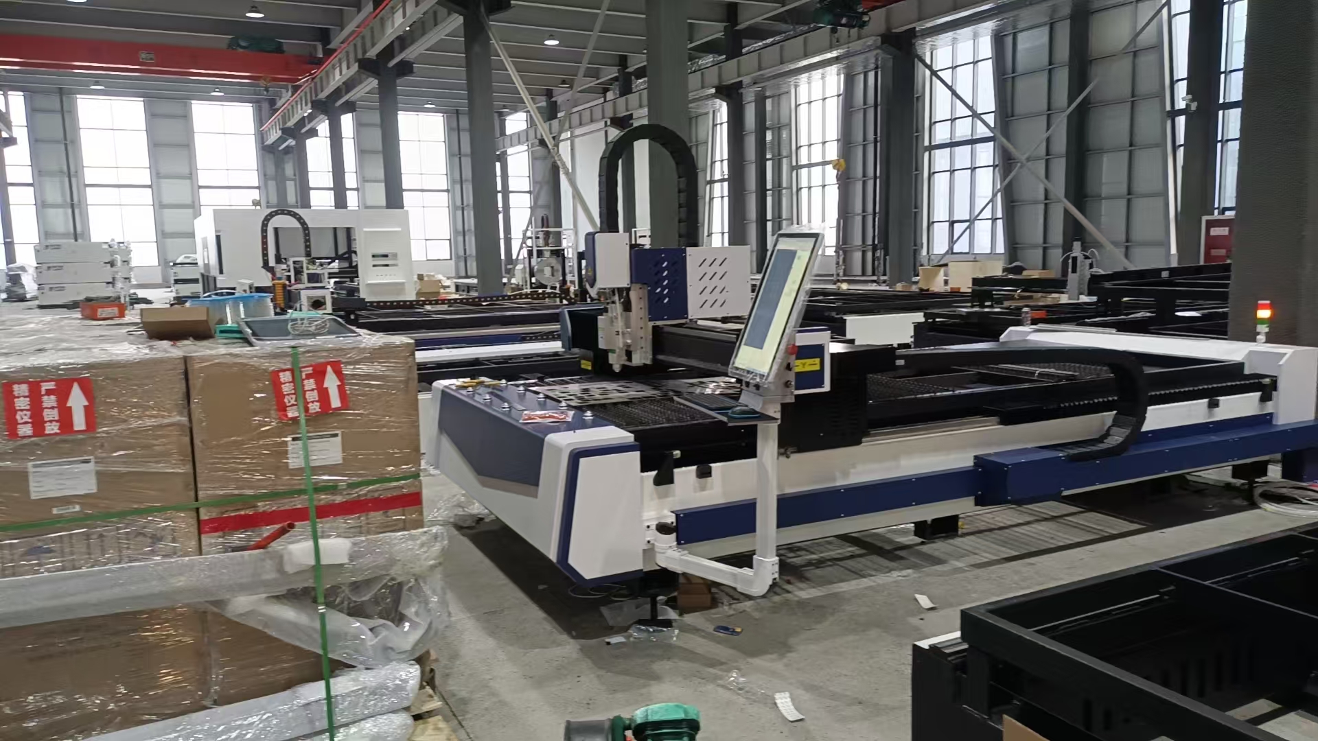 3015 Desktop CNC Laser Cutting Machine with Raycus/Max Source with Voltage Regulator 3kw